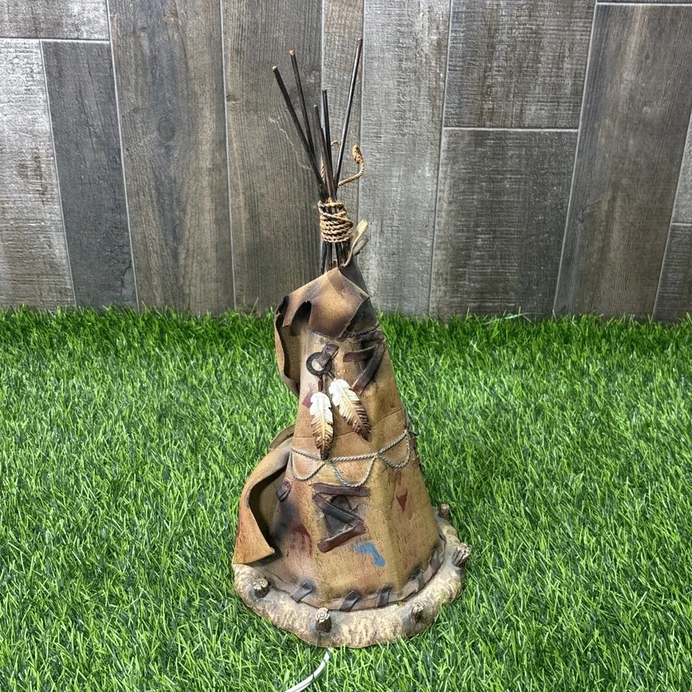 Vintage Southwestern Native American Teepee Lamp Rustic
